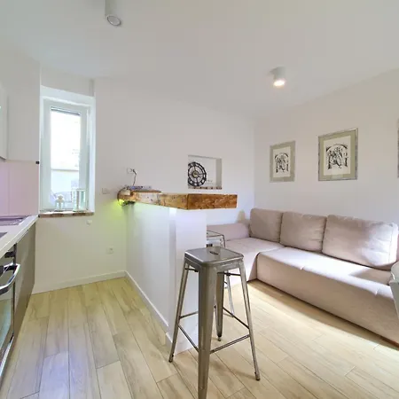 Old Town Mariolina *