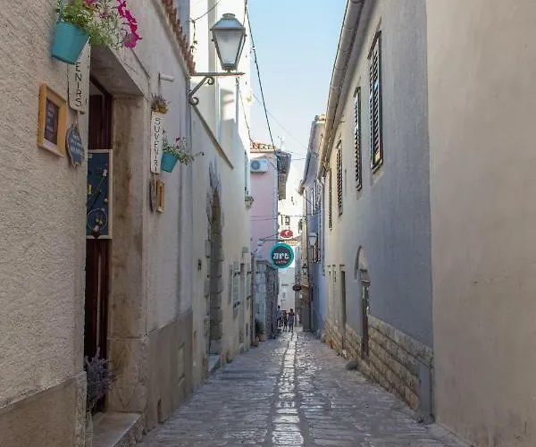 Old Town Mariolina *