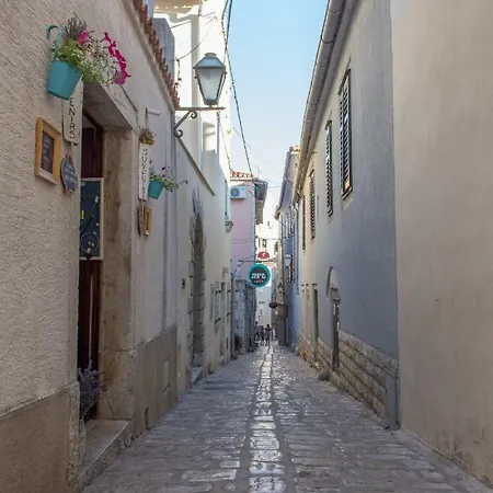 Old Town Mariolina *